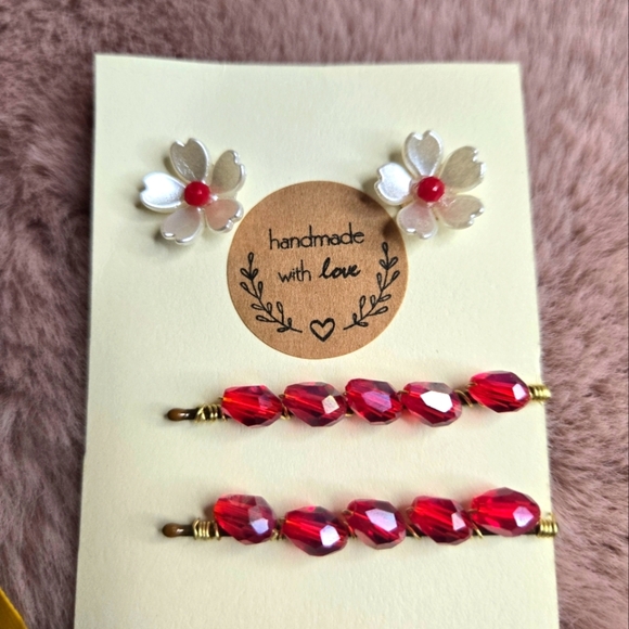Handmade Accessories - Barrette studs set